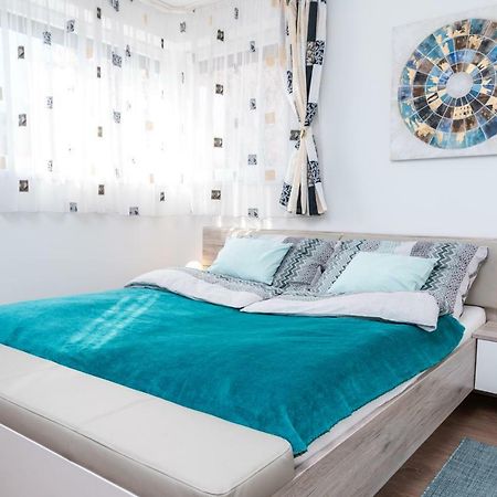 Defne Apartman Debrecen Luaran gambar