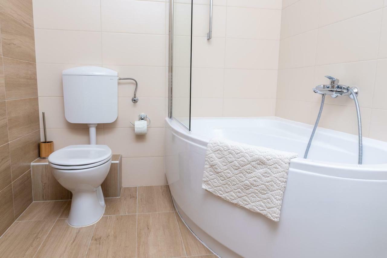 Defne Apartman Debrecen Luaran gambar